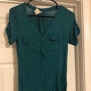 V neck shirt, back slightly longer than front